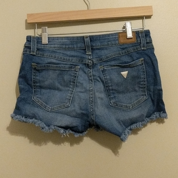 Guess distressed shorts - Picture 2 of 2
